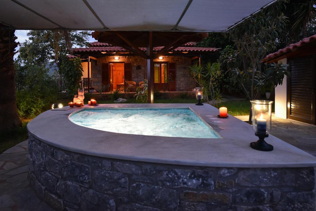 Villa Onar A Stone House With Amazing View Stoúpa Eksteriør billede
